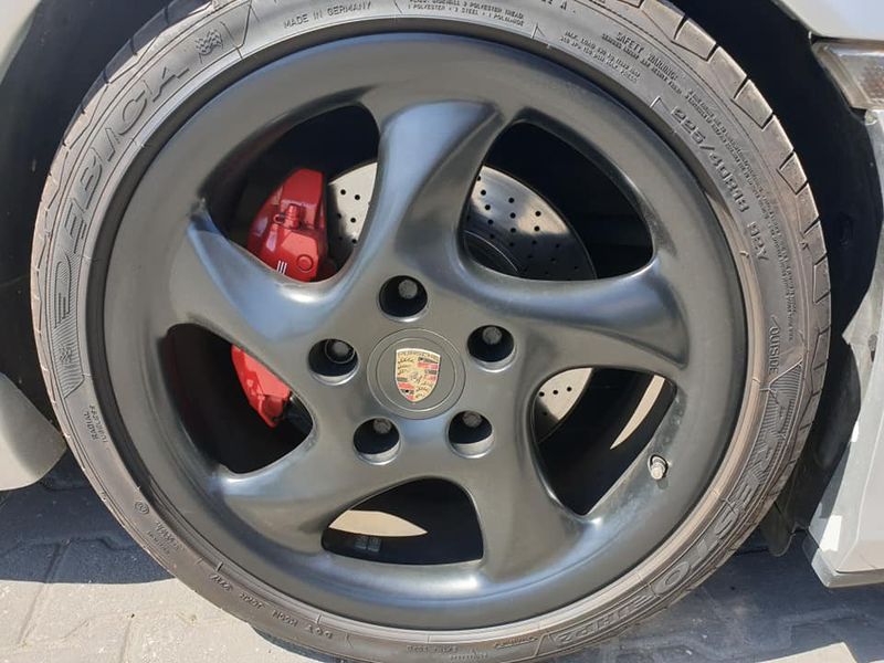 Porsche 911 • 2000 • 68,000 km 5