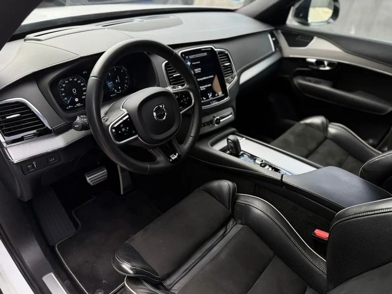 Volvo XC • 2021 • 82,000 km 11