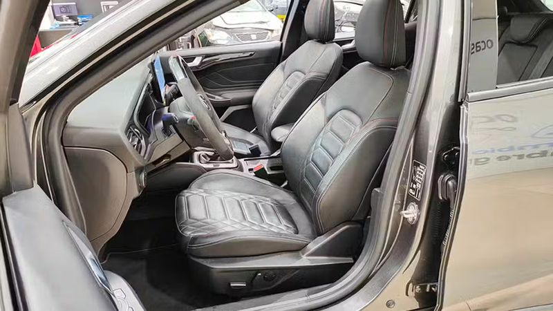 Ford Focus • 2023 • 22,574 km 6