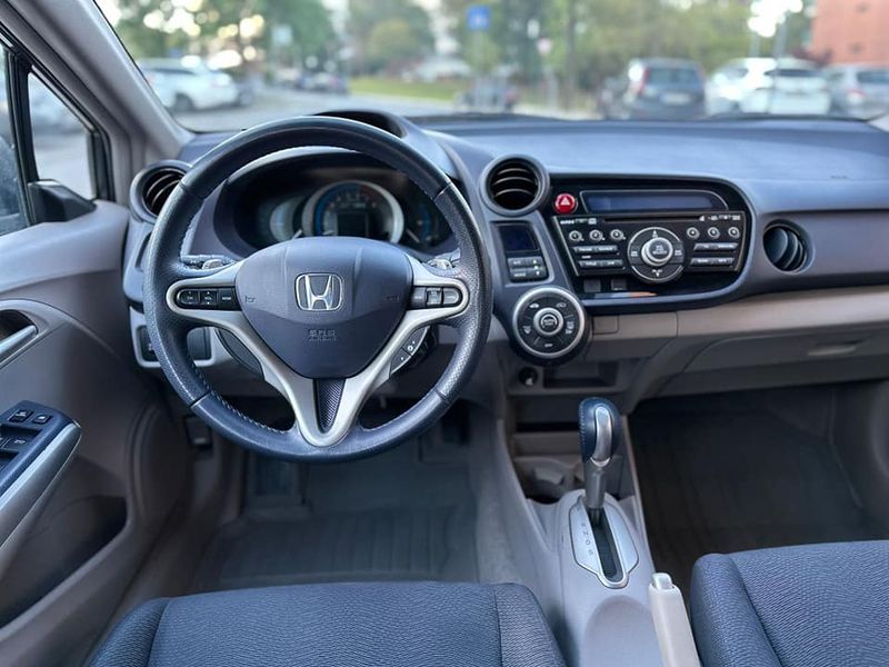 Honda Insight • 2009 • 45,000 km 4