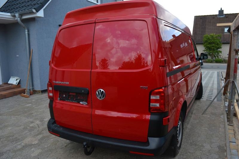 Volkswagen T5 Transporter Shuttle • 2017 • 88,000 km 2