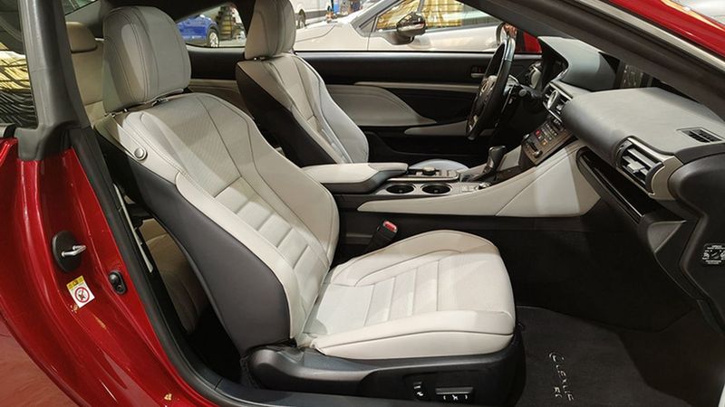 Lexus RC • 2017 • 53,232 km 13