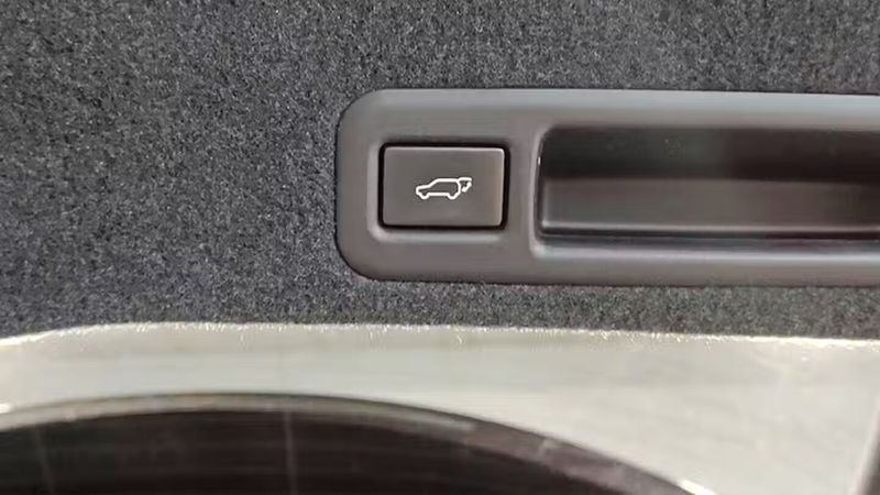 Lexus RX • 2020 • 42,237 km 9