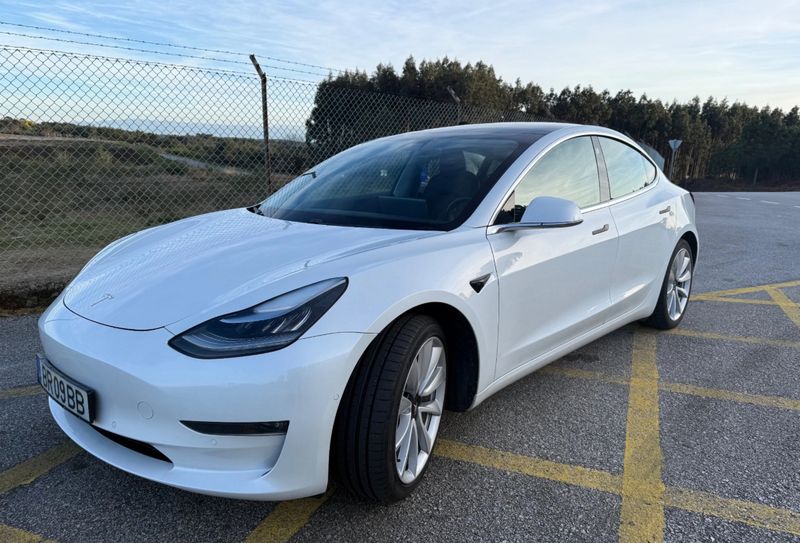 Tesla Model 3 • 2020 • 111,000 km 3