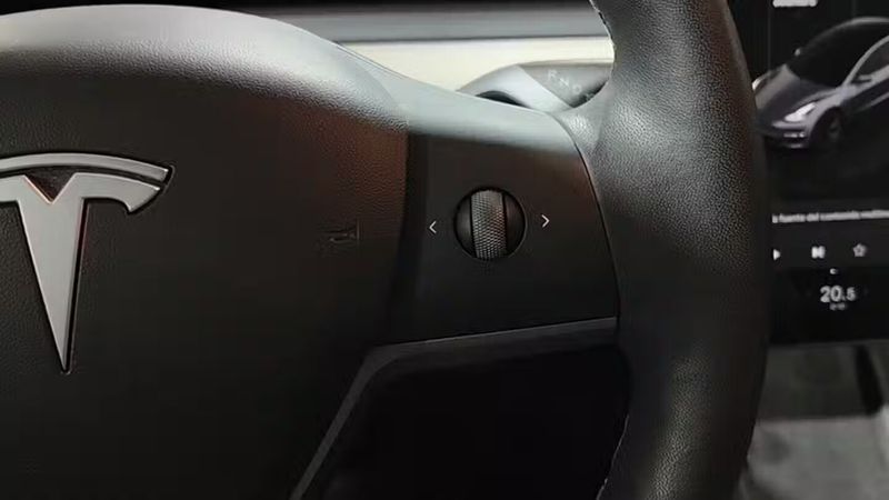 Tesla Model 3 • 2022 • 115,104 km 29