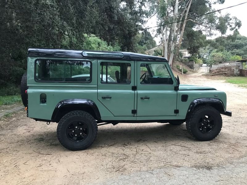 Land Rover Defender • 2001 • 124,000 km 3