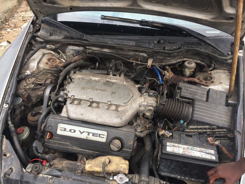 Honda Accord • 2006 • 3,896 km 2