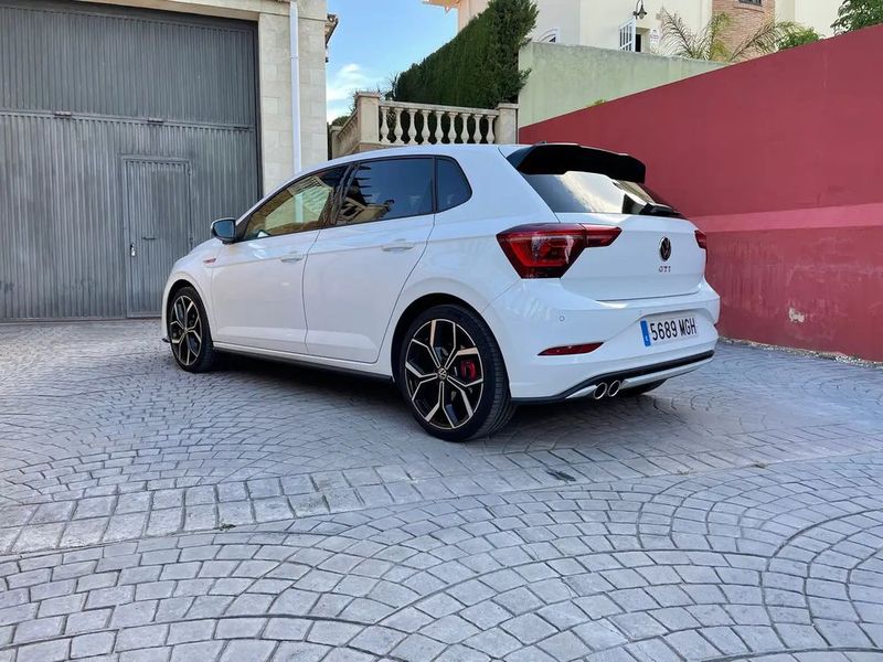 Volkswagen Polo • 2023 • 13,300 km 9