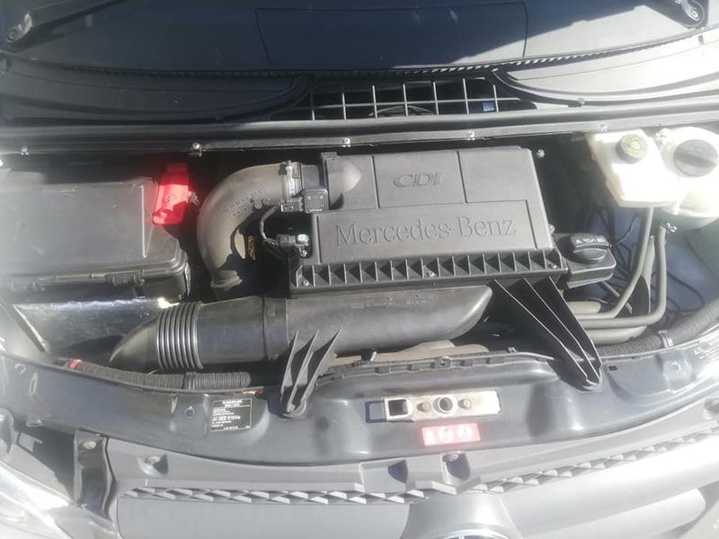 Mercedes-Benz 210 Van • 2011 • 198,000 km 4