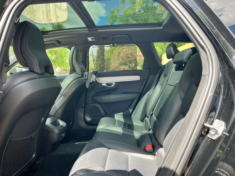 Volvo V90 • 2021 • 120,000 km 16