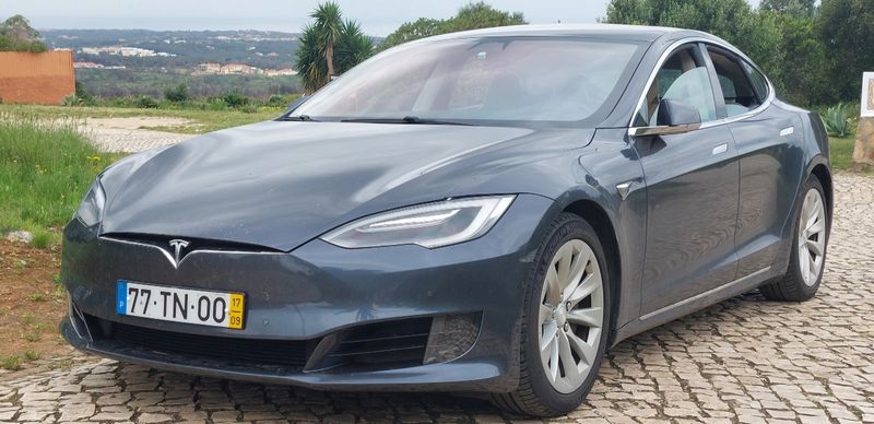 Tesla Model S • 2017 • 115,000 km 1