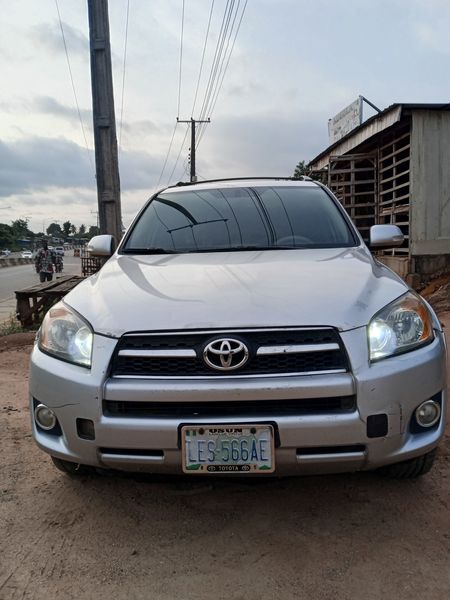 Toyota RAV4 • 2010 • 110,000 km 1