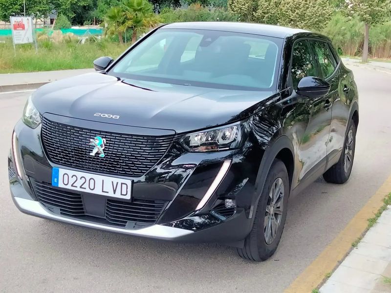 Peugeot 2008 • 2021 • 18,000 km 1