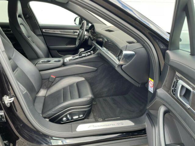 Porsche Panamera • 2016 • 104,000 km 15