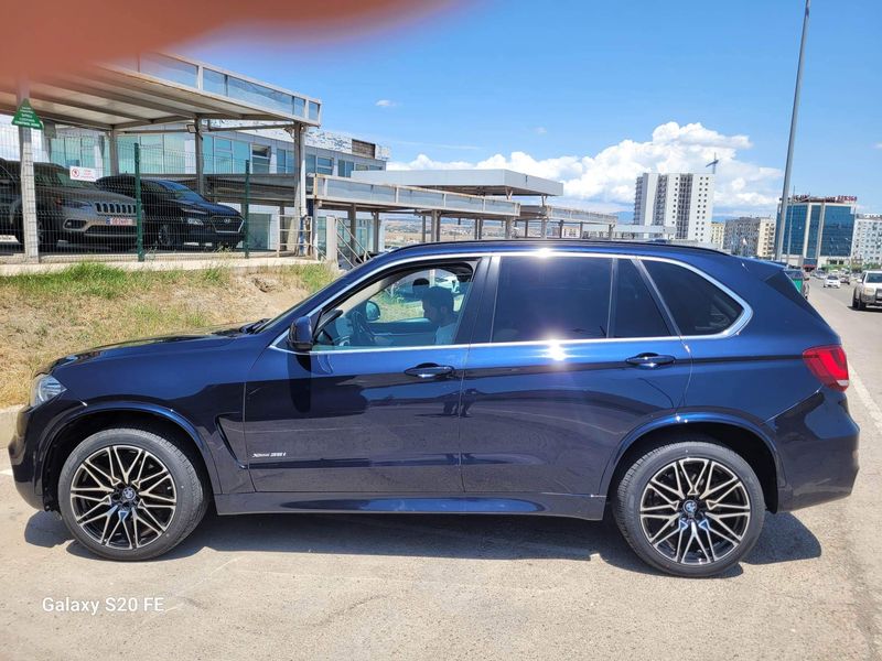 BMW X5 • 2015 • 92,000 mi 2