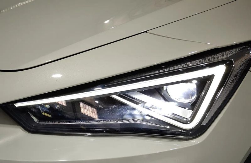 Seat Leon • 2022 • 71,558 km 5