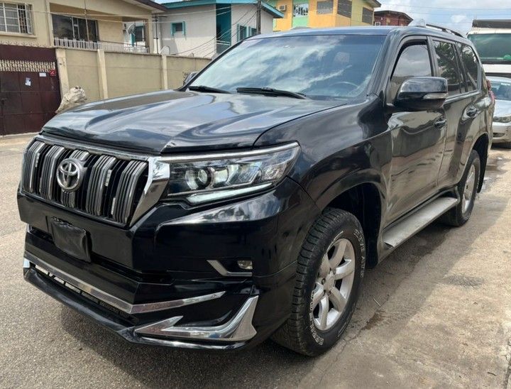 Toyota Land Cruiser • 2017 • 23 km 1