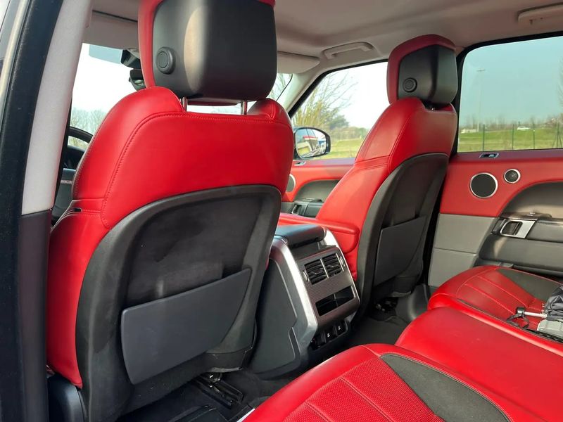 Land Rover Range Rover Sport • 2018 • 180,000 km 6