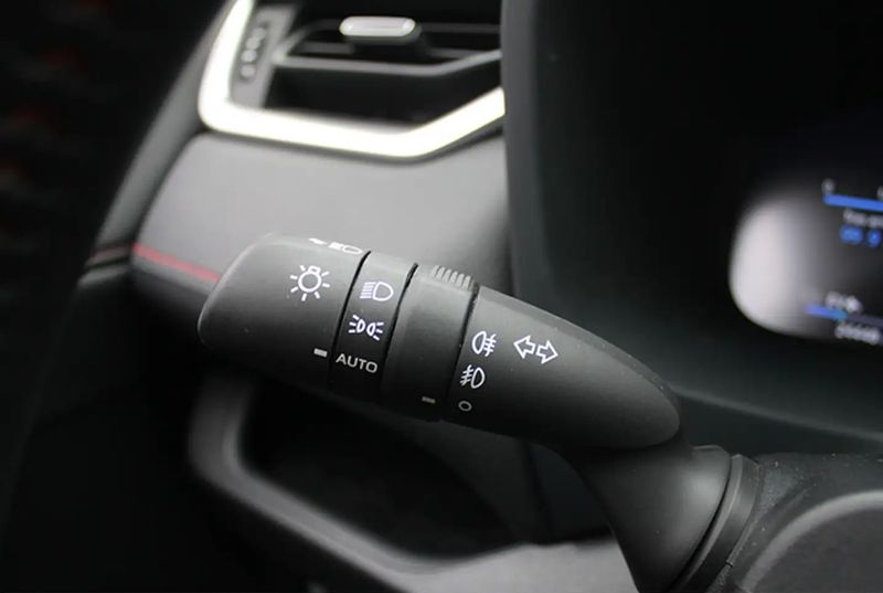 Toyota RAV4 • 2023 • 25,000 km 6