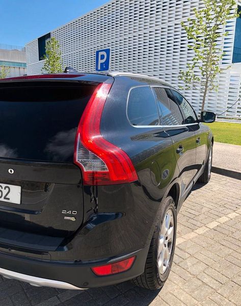 Volvo XC60 • 2010 • 167,000 km 2
