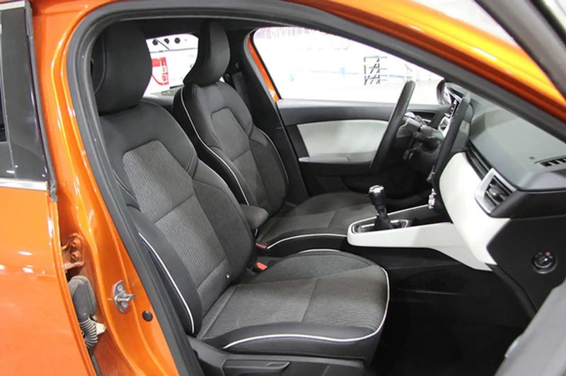 Renault Clio • 2023 • 6,109 km 11