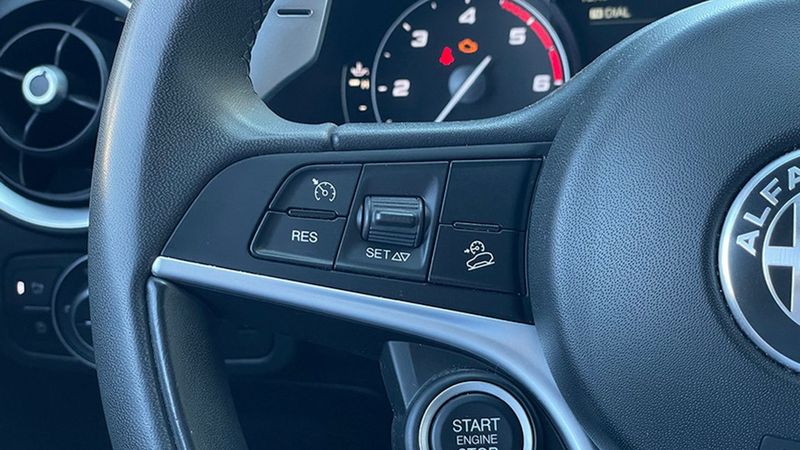 Alfa Romeo Stelvio • 2020 • 59,735 km 23