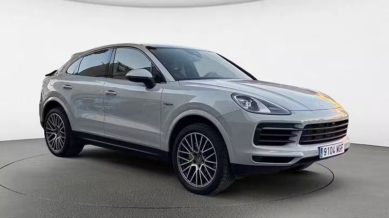 Porsche Cayenne Coupe • 2023 • 75,654 km 3