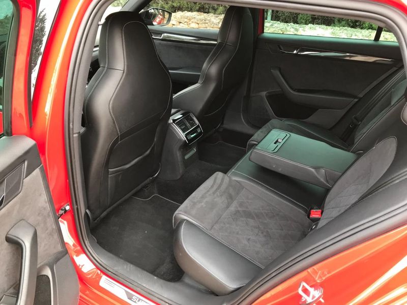 Škoda Superb Combi • 2017 • 132,000 km 5