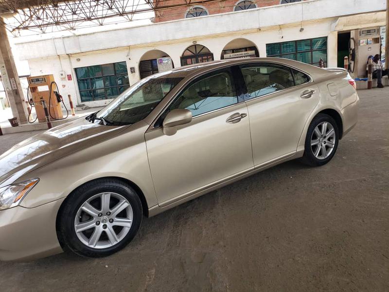 Lexus LS • 2008 • 144,236 km 3