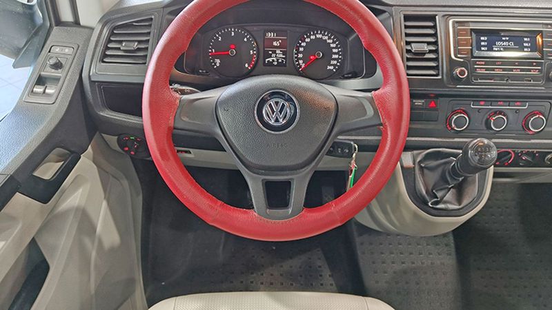 Volkswagen T5 Transporter Shuttle • 2016 • 221,190 km 9