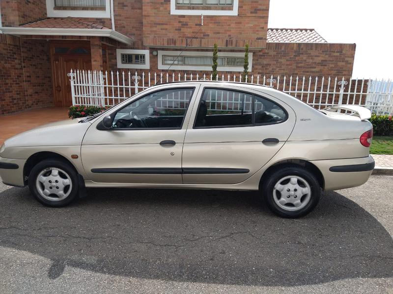 Renault Mégane • 2001 • 185,000 km 6