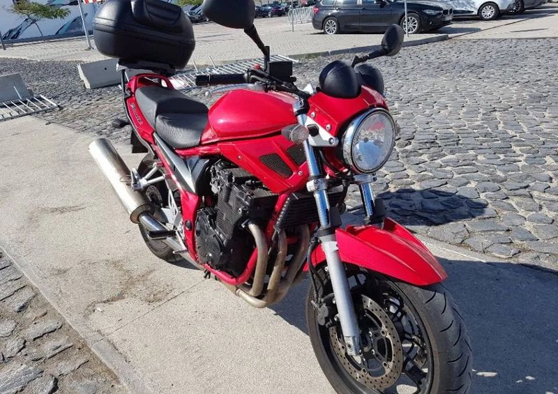 Suzuki gsf12005 • 2007 • 40,000 km 2