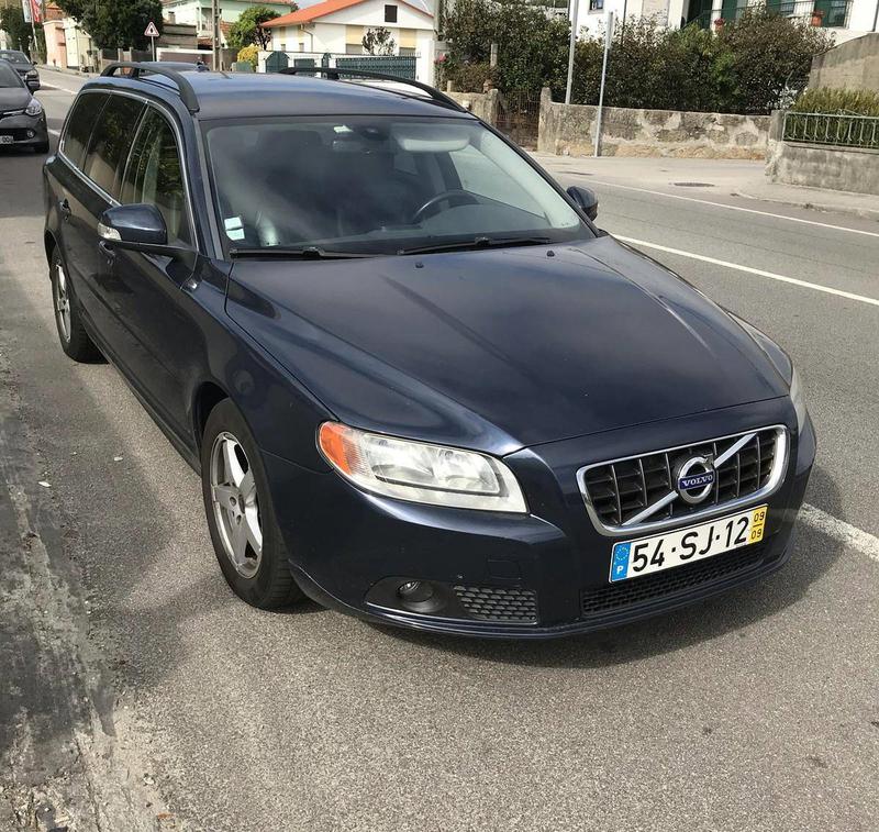 Volvo V70 • 2009 • 170,000 km 1
