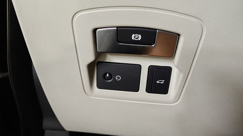 Land Rover Range Rover Velar • 2018 • 124,000 km 13