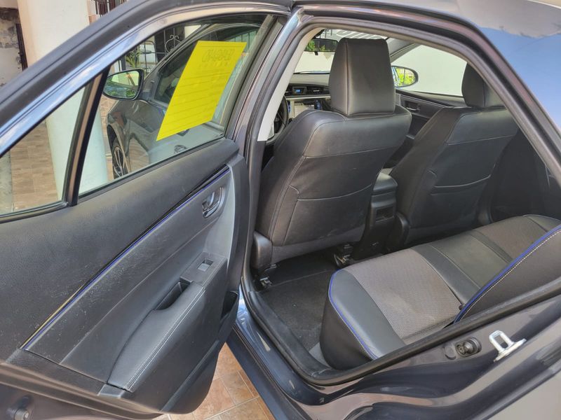 Toyota Corolla • 2018 • 125,000 mi 8