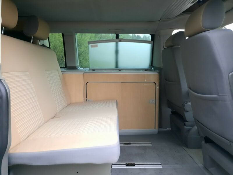 Volkswagen T5 • 2007 • 141,500 km 9