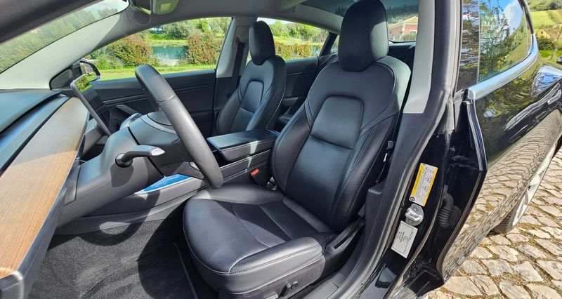 Tesla Model 3 • 2020 • 95,000 km 4