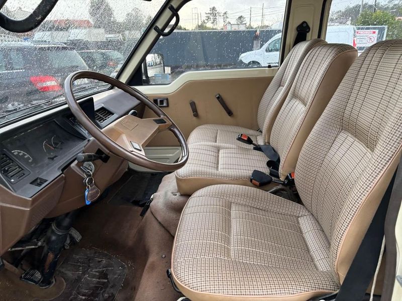 Toyota Hiace • 1984 • 305,000 km 3