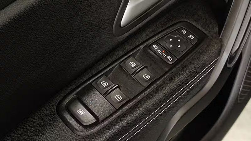 Dacia Duster • 2023 • 9,387 km 10