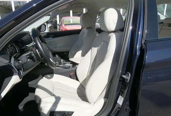 BMW 5 Series • 2020 • 51,000 km 13