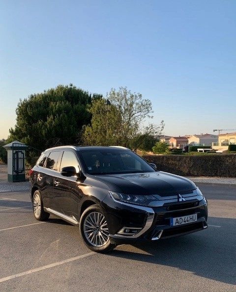 Mitsubishi Outlander • 2020 • 76,928 km 5