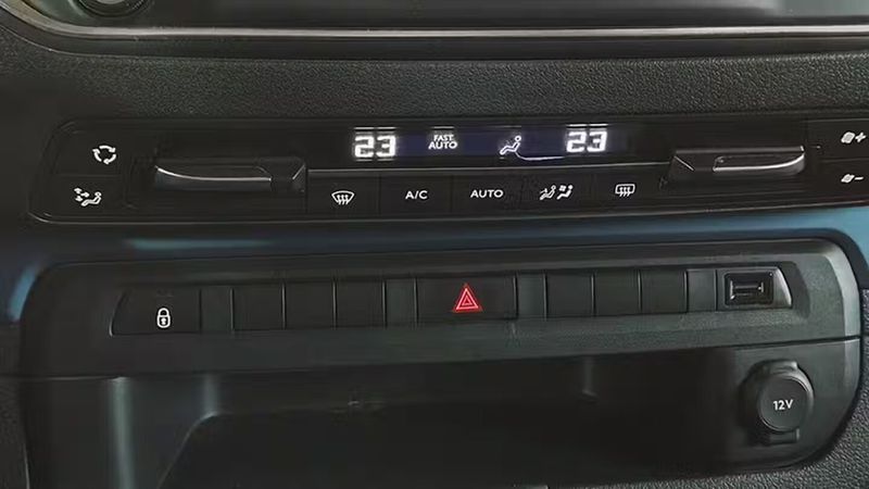 Peugeot Bipper • 2018 • 117,724 km 13