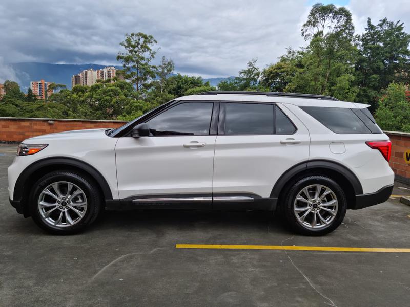 Ford Explorer • 2020 • 7,700 km 8