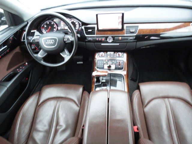 Audi A8 • 2011 • 230,000 km 5