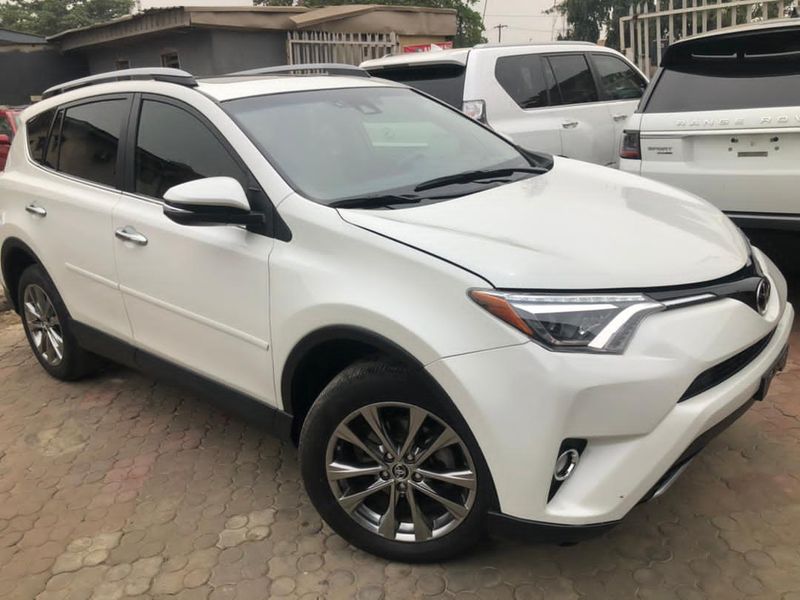 Toyota RAV4 • 2018 • 50,000 km 1