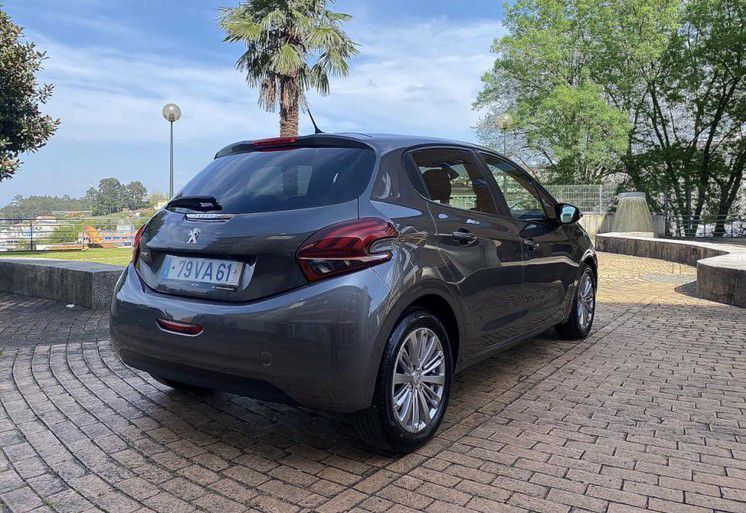 Peugeot 2008 • 2018 • 180,000 km 2