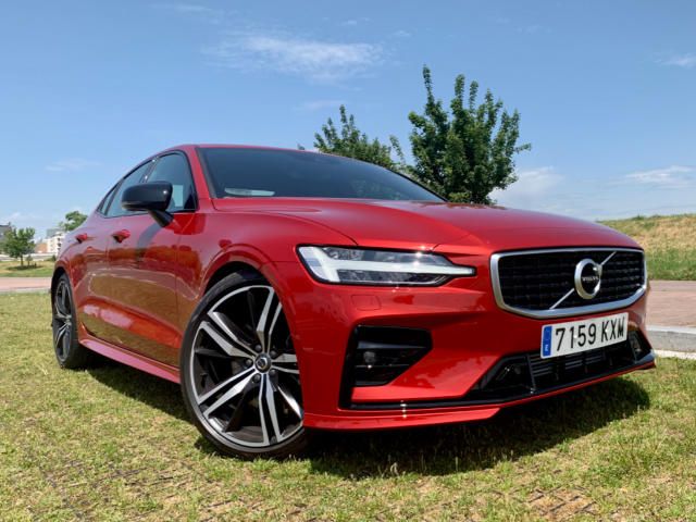 Volvo S60 • 2019 • 86,000 km 1