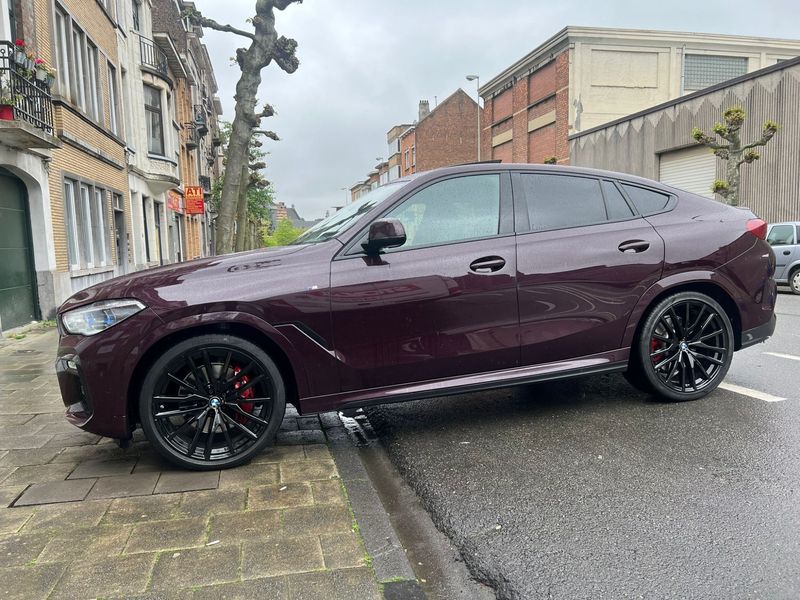 BMW X6 • 2021 • 110,000 km 2