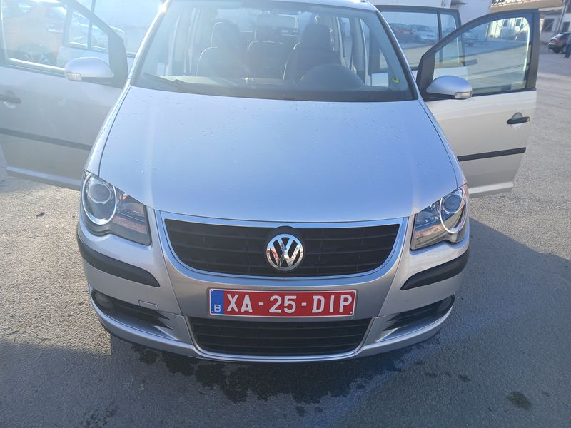 Volkswagen Touran • 2007 • 238,000 km 4