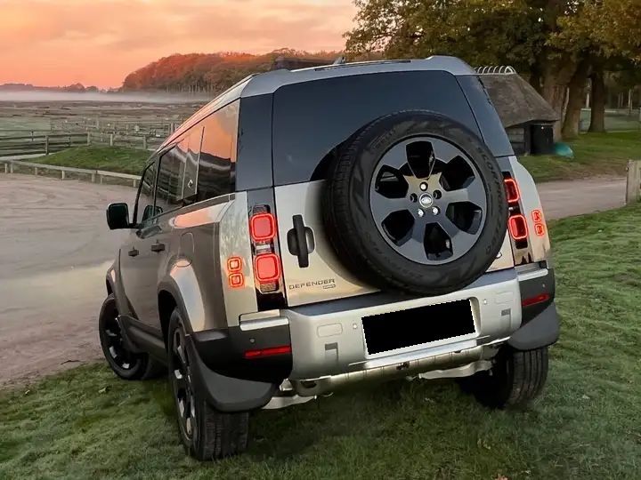 Land Rover Defender • 2022 • 7,000 km 7